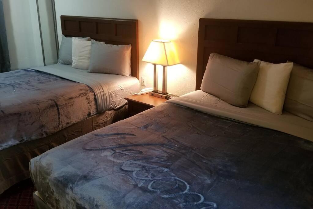Hotel 2 Queen Beds Hotel Room 128 Booking ستيلووتر المظهر الخارجي الصورة